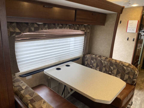 2014 Ford E-Series E-450 SD