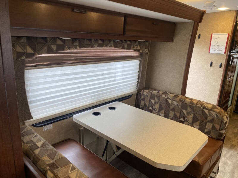 2014 Ford E-Series E-450 SD