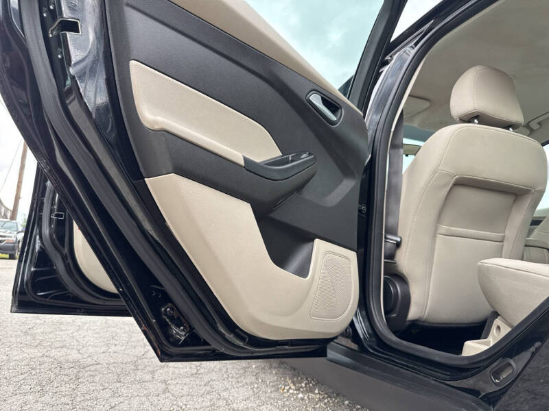 2016 Ford Focus SE - Photo 29