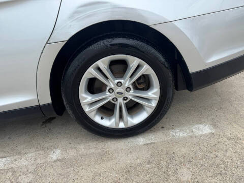 2013 Ford Taurus SEL