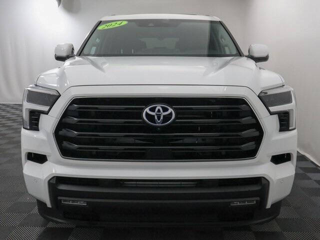 2024 Toyota Sequoia SR5