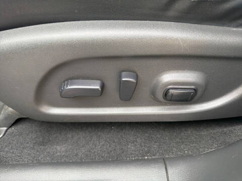 2017 Nissan Pathfinder SL