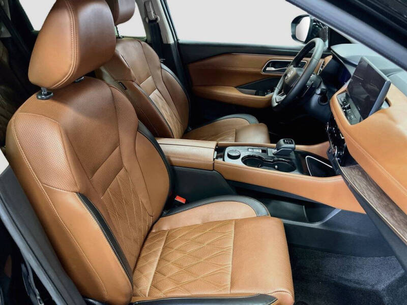 2025 Nissan Rogue Platinum