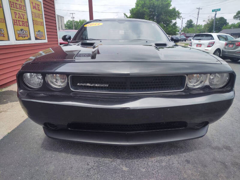 2011 Dodge Challenger SE
