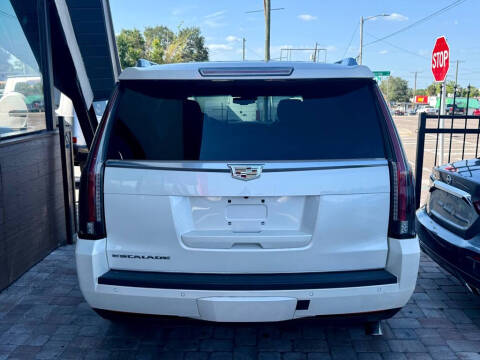 2015 Cadillac Escalade Luxury