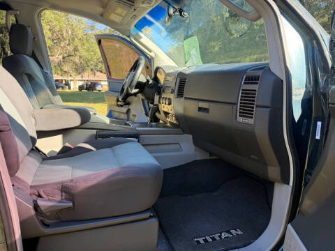 2004 Nissan Titan SE