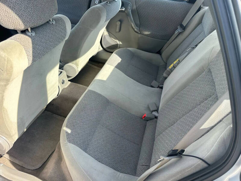 2002 Saturn L-Series L100