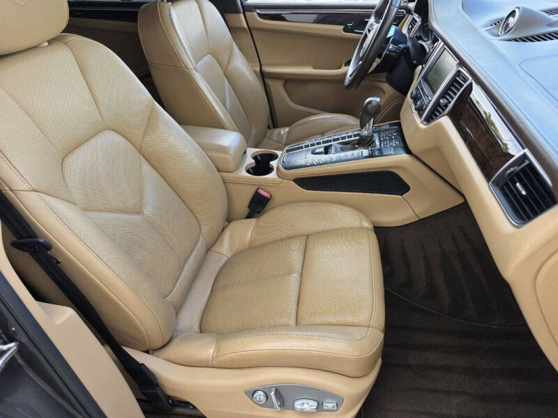 2016 Porsche Macan Turbo