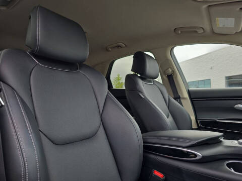 2025 Genesis GV70 2.5T Standard