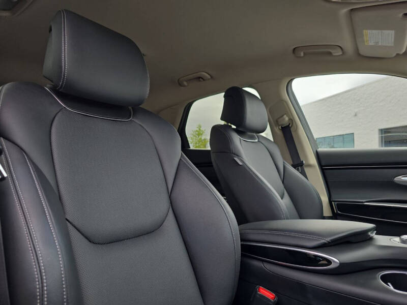 2025 Genesis GV70 2.5T Standard