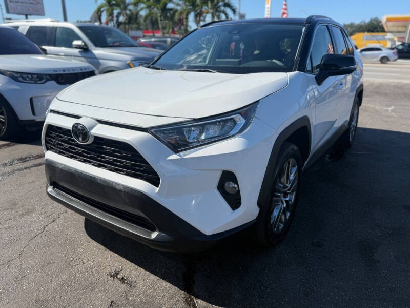 2019 Toyota RAV4 XLE Premium