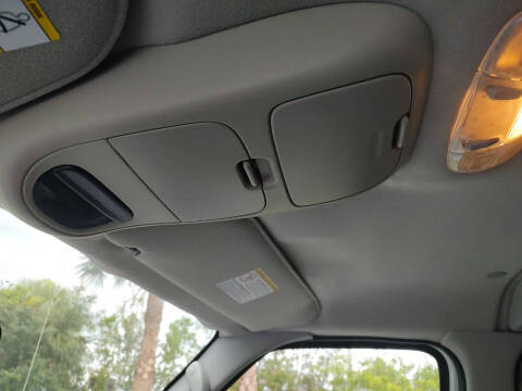 2005 Ford E-Series E-150 Chateau