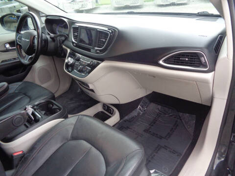 2020 Chrysler Pacifica Touring L