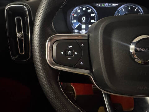 2021 Volvo XC40 T5 R-Design