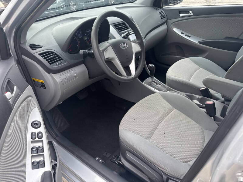 2013 Hyundai Accent GLS