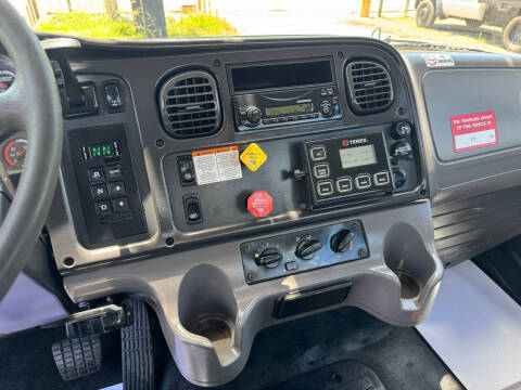 2014 Freightliner M2 106