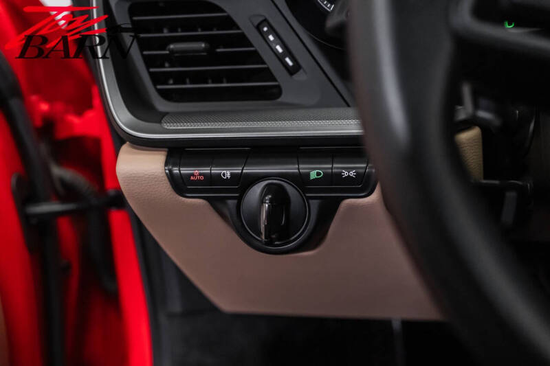 2022 Porsche 911 Carrera