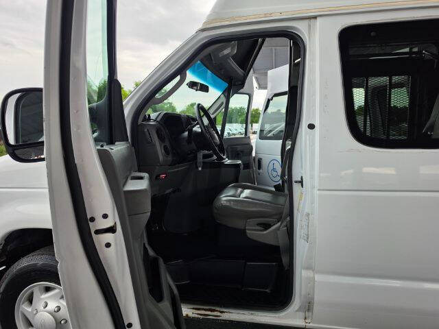 2009 Ford E-Series E-350 SD