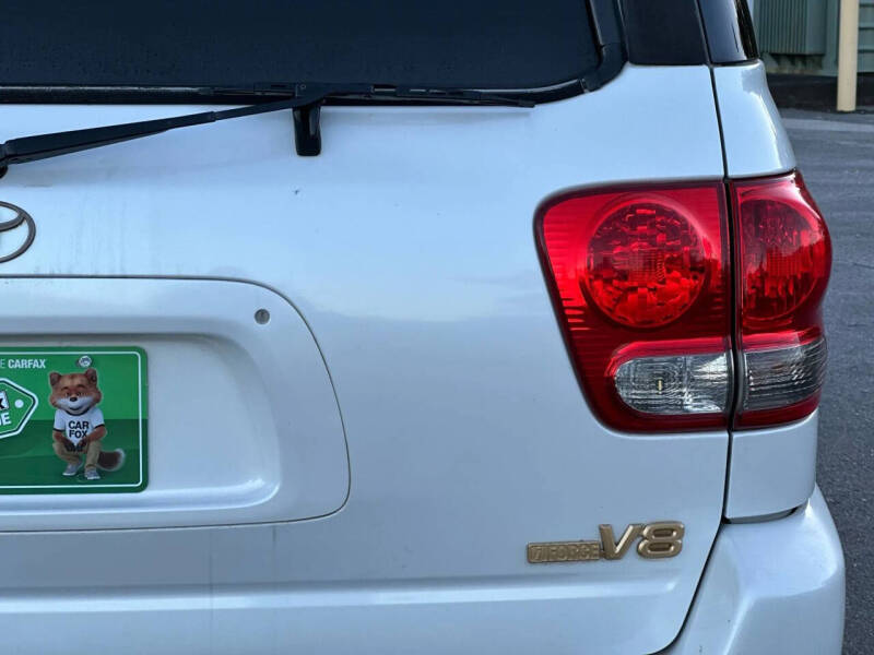 2005 Toyota Sequoia Limited