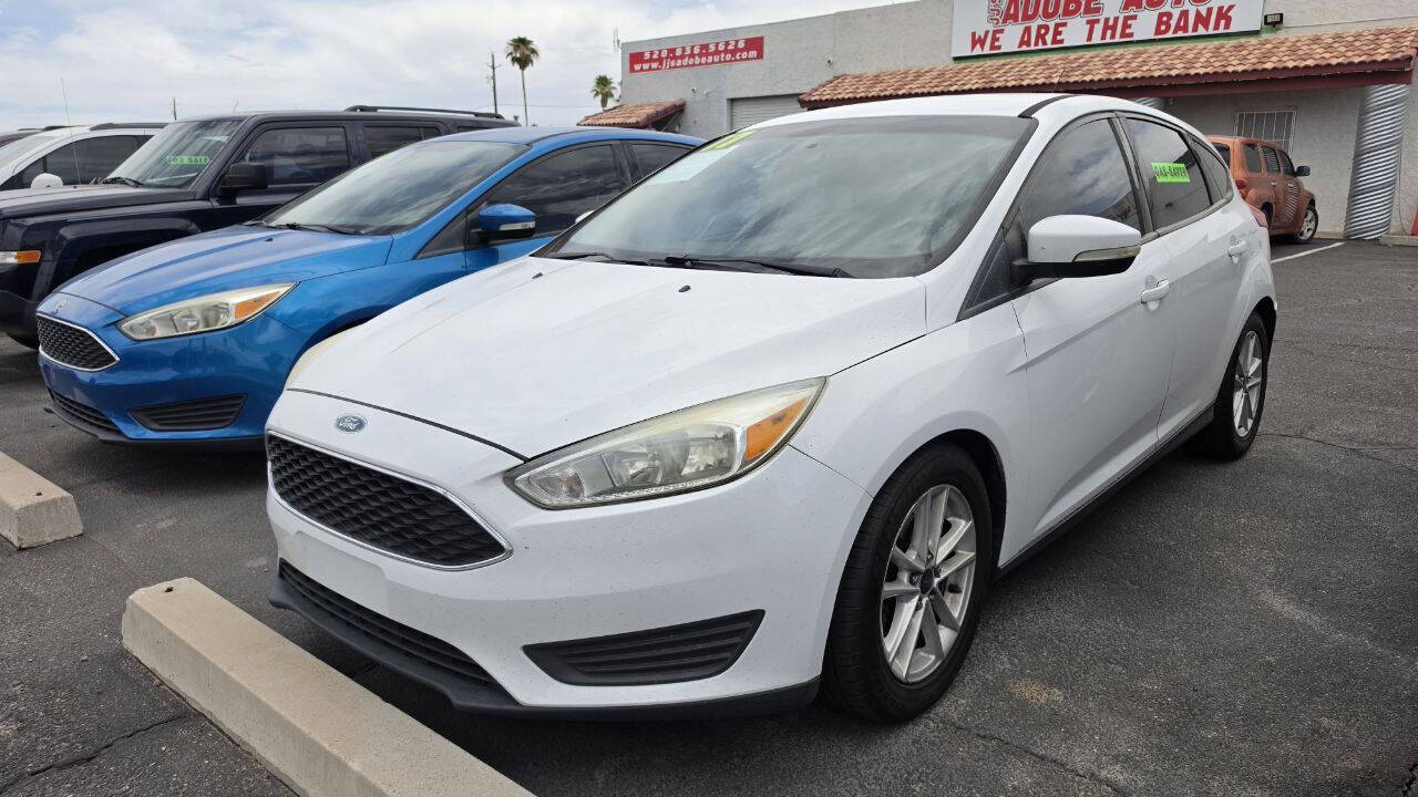 White 2017 Ford Focus SE SE 4dr Hatchback 2