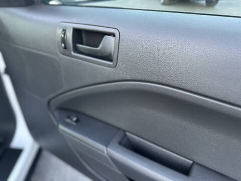 2007 Ford Mustang V6 Deluxe