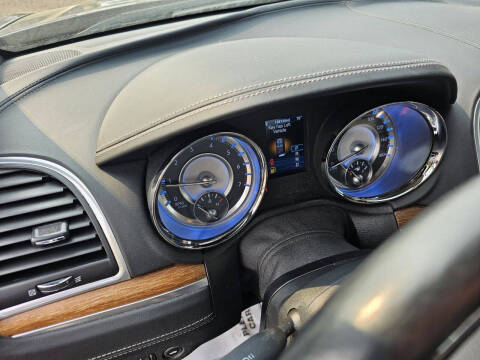 2014 Chrysler 300 C John Varvatos Luxury