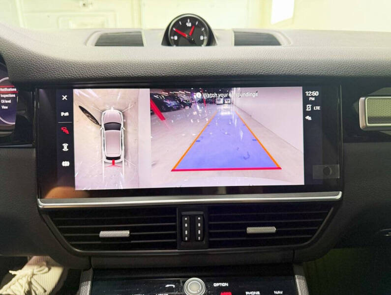 2022 Porsche Cayenne Platinum Edition