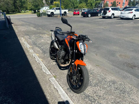 2022 KTM 890 Duke