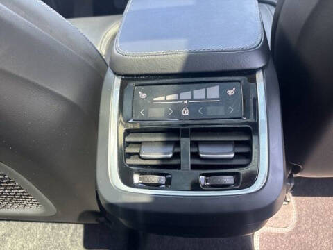 2024 Volvo XC90 B6 Ultimate Bright Theme 7P