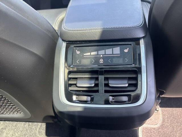 2024 Volvo XC90 B6 Ultimate Bright Theme 7P