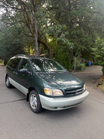 2000 Toyota Sienna LE