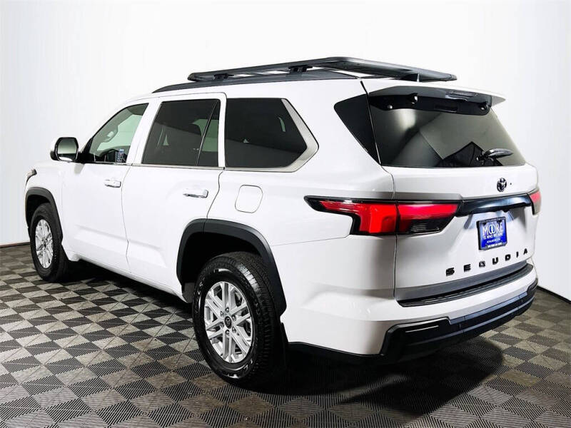 2024 Toyota Sequoia SR5