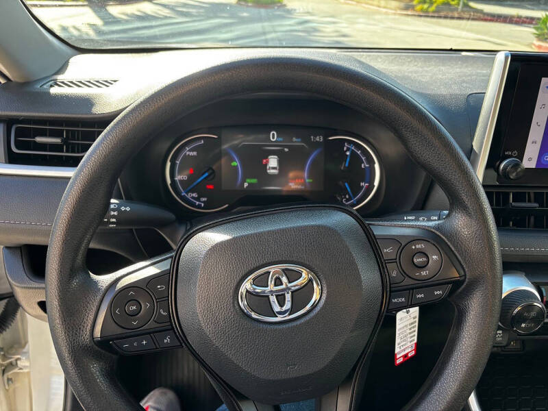 2023 Toyota RAV4 Hybrid LE