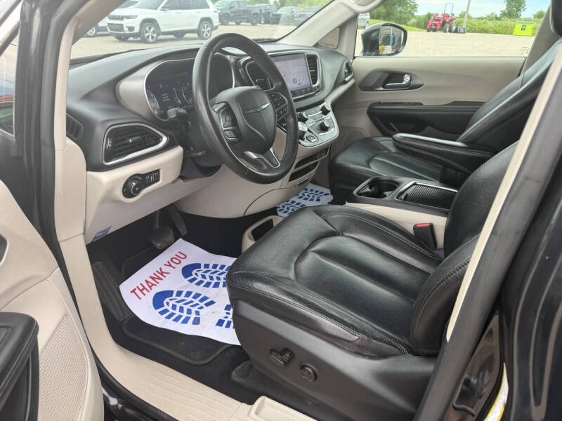 2022 Chrysler Pacifica Touring L