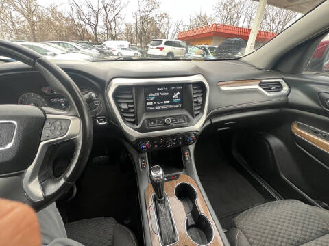 2017 GMC Acadia SLE-2