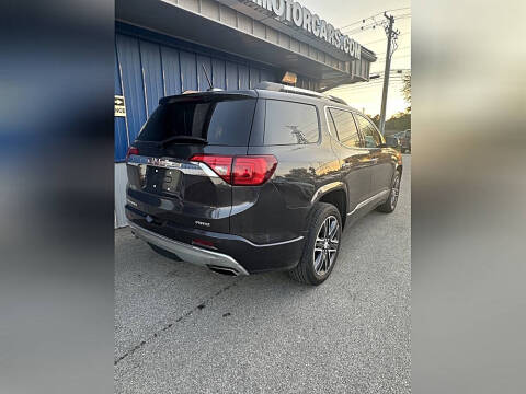 2017 GMC Acadia Denali