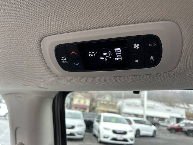 2017 Chrysler Pacifica Touring-L Plus