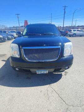 2007 GMC Yukon XL for sale at SPECIALTY CARS INC in Faribault MN