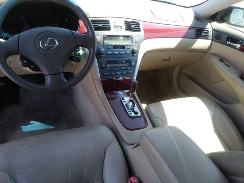 2004 Lexus ES 330 photo 6