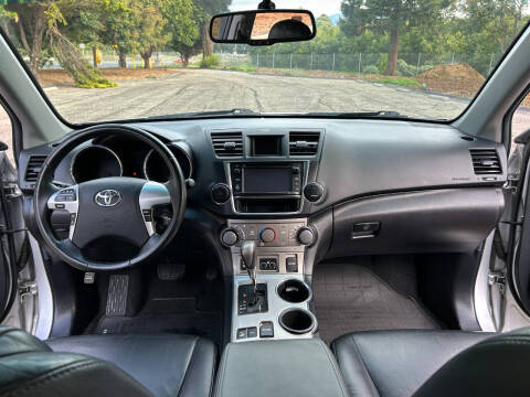 2013 Toyota Highlander SE