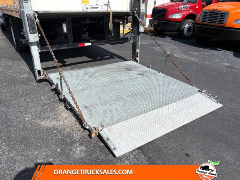 2018 Freightliner M2 106