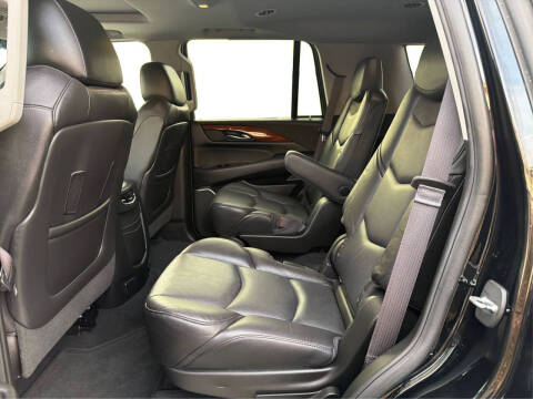 2016 Cadillac Escalade Luxury Collection
