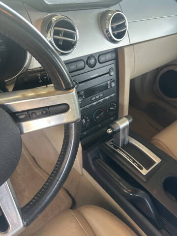 2006 Ford Mustang GT Deluxe