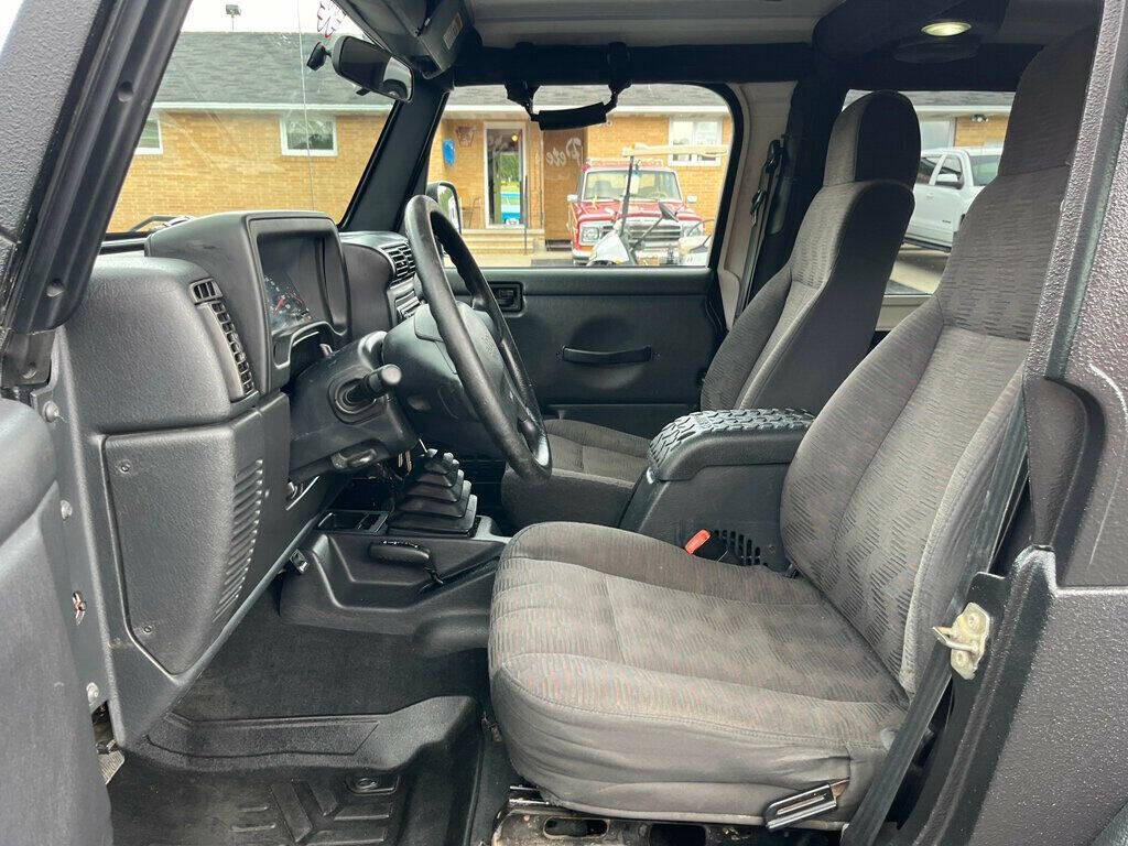 2004 Jeep Wrangler 27