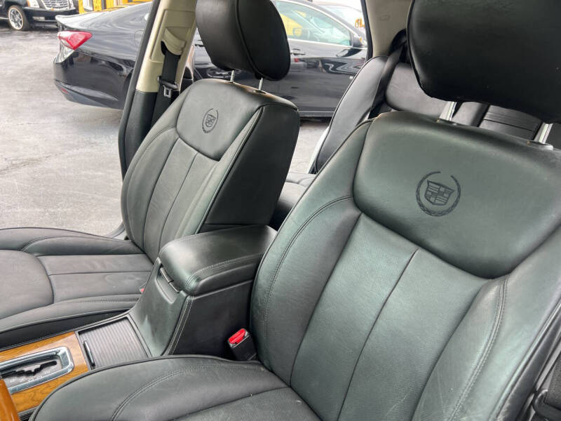 2011 Cadillac DTS Platinum Collection