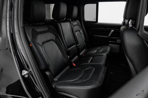 2024 Land Rover Defender 130 P400 X-Dynamic SE