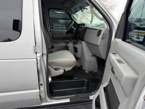 2013 Ford E-Series E-350 SD