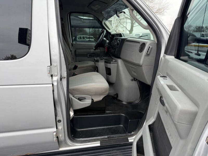 2013 Ford E-Series E-350 SD