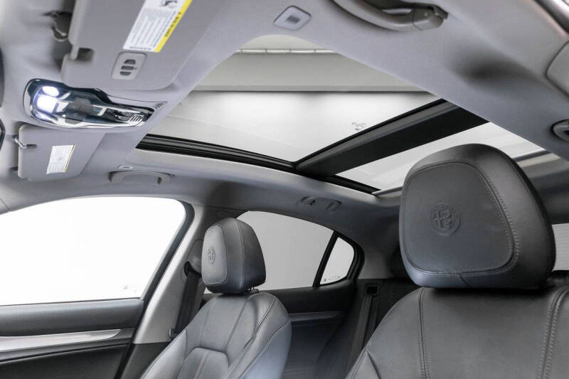 2018 Alfa Romeo Stelvio Sport