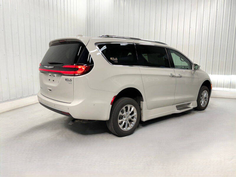 2021 Chrysler Pacifica Touring L